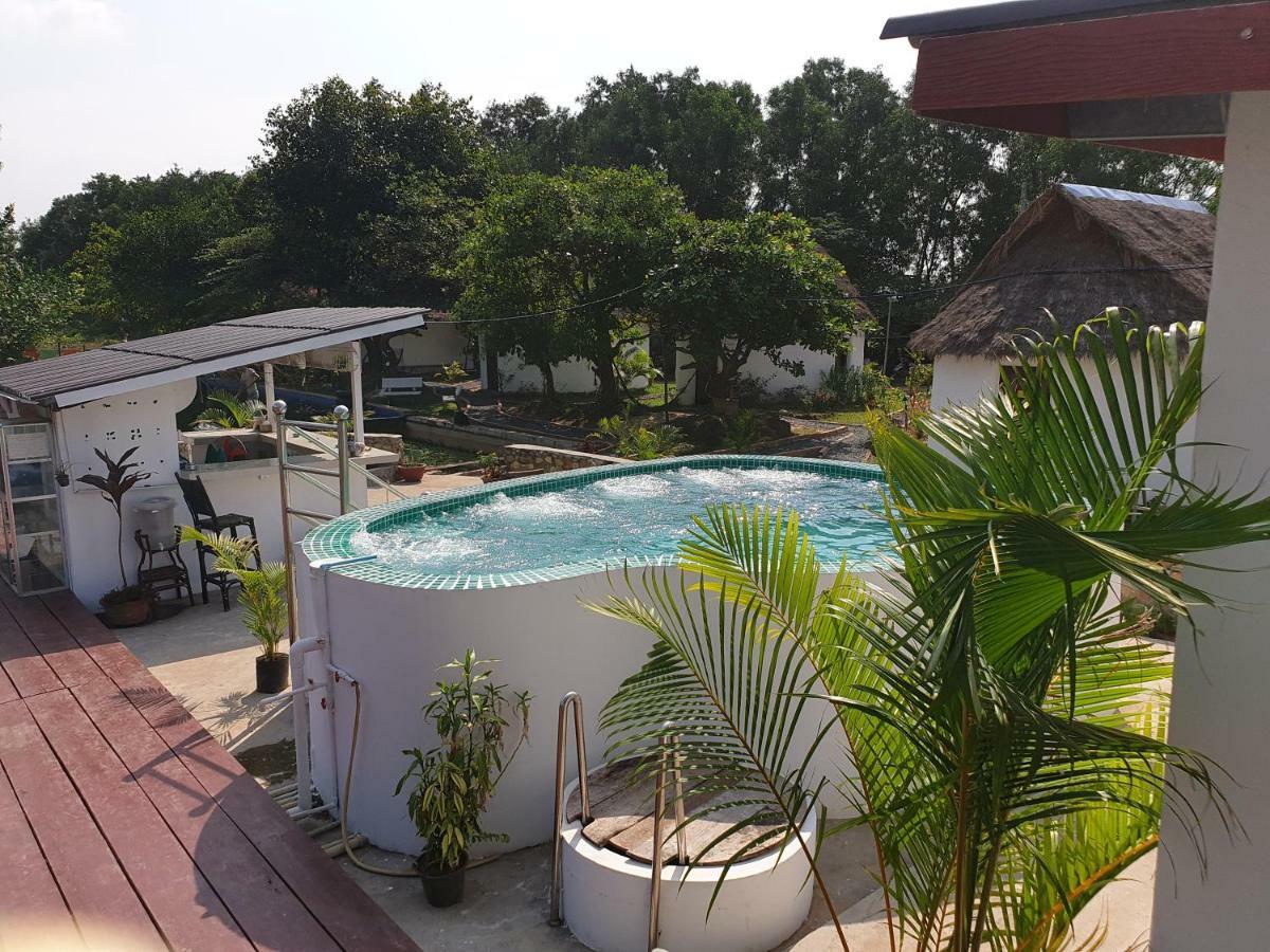 Bohemiaz Resort And Spa Kampot Exterior foto